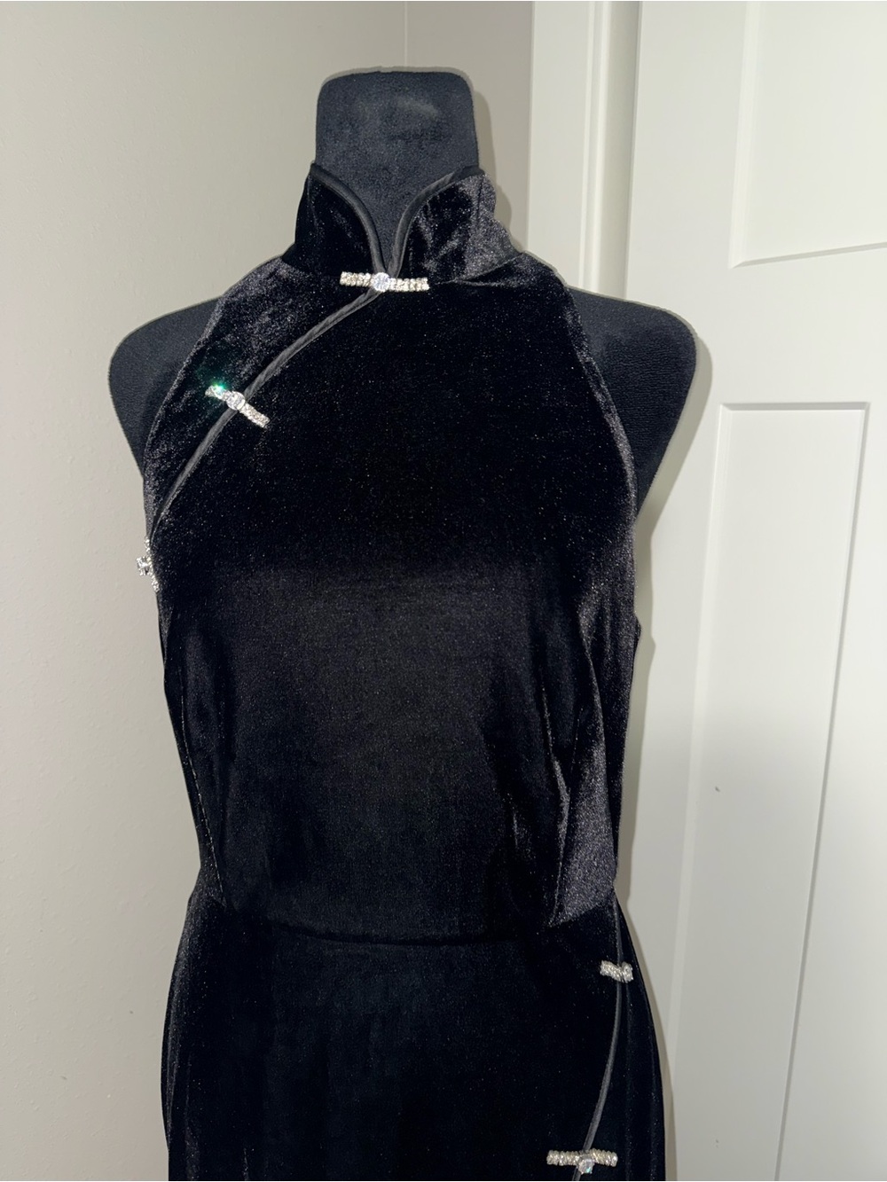 Sau Lee Ariana Gown in Black Velvet Size 8 - Picture 7 of 10